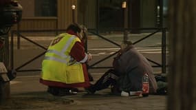 La Croix-Rouge en pleine maraude à Paris.