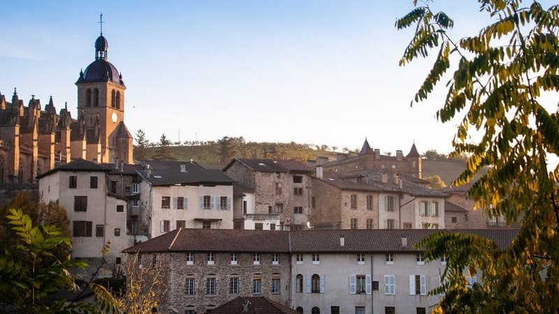 Le village de Saint-Antoine-L'Abbaye.
