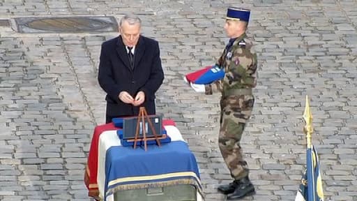 Jean-Marc Ayrault a rendu hommage au pilote d'hélicoptère Damien Boiteux, mort au Mali.