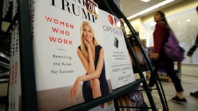 Le livre d'Ivanka Trump dans les rayons d'une librairie, à New York, le 2 mai. 
