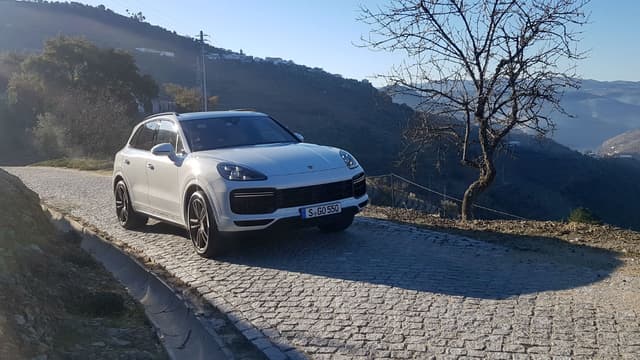 Plus de 15 ans après sa naissance, le Porsche Cayenne entre dans sa troisième génération.