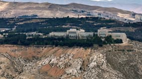 Le palais présidentiel syrien sur le mont Qasyoun à Damas, près duquel Israël a déclaré avoir effectué une frappe aérienne, le 2 mai 2025.