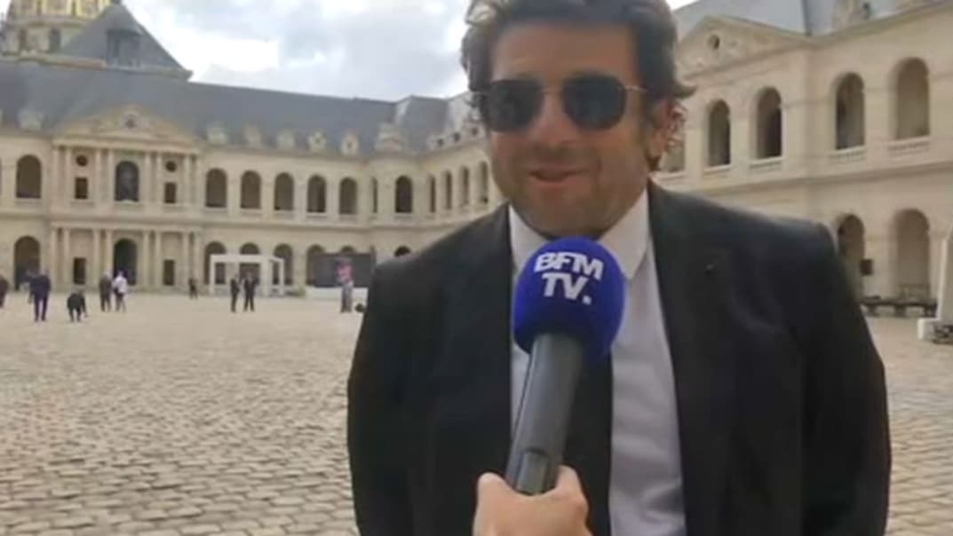 Patrick Bruel aux Invalides pour l'hommage national à Jean-Paul Belmondo.
