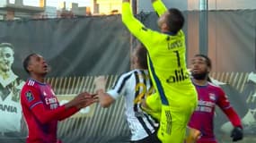 La sortie de Lopes dans le dos de Thomas