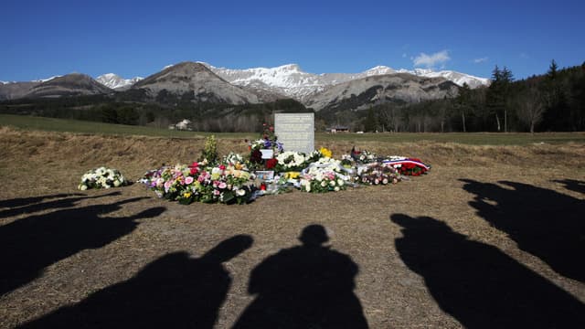 Les 150 victimes du crash ont été identifiées (ici la stèle en hommage aux victimes dans la commune de Vernet)