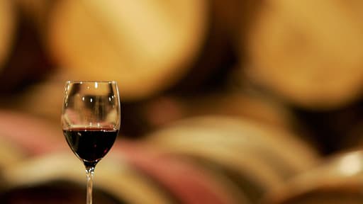La France est le premier exportateur européen de vin vers la Chine : 140 millions de litres de vin vendus en 2012.