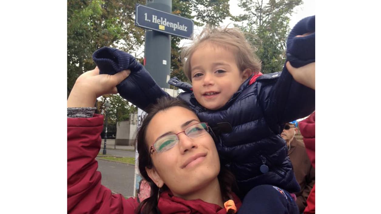 Rana, la maman, et Rita, profitent de la paix retrouvée. Rana, la maman, et Rita, profitent de la paix retrouvée.