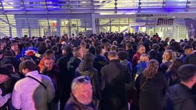 Le public à l'entrée du stade Pierre-Mauroy de Lille avant France-Ecosse, le 17 octobre 2023