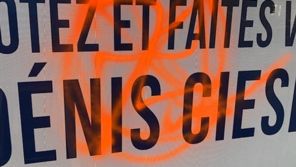 Ce tag ressemble à une croix gammée.