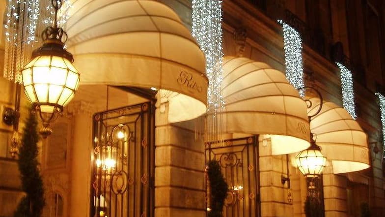 Le Ritz rouvrira ses portes dans 27 mois, après une rénovation en profondeur.