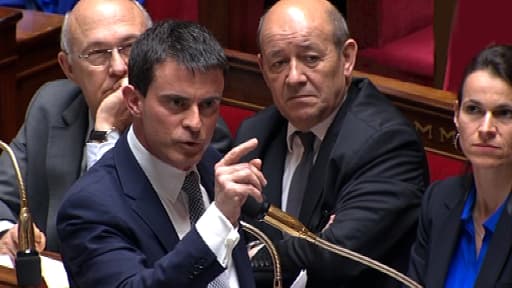 Le nouveau Premier ministre Manuel Valls, ce mardi 8 avril devant ses ministres à l'Assemblée nationale.