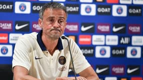 Luis Enrique pendant une conférence de presse du PSG, août 2023