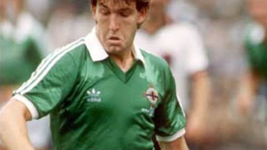 Norman Whiteside a fait mieux que le Roi Pelé. Norman Whiteside a fait mieux que le Roi Pelé.
