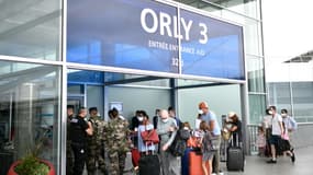 A l'aéroport d'Orly, en région parisienne, le 1er août 2020 