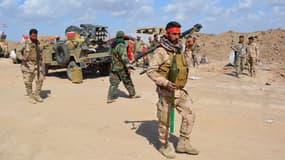 Les forces irakiennes alliées à des milices locales se positionnent dans la province de Diyala, à la frontière avec celle de Salaheddin où se trouve la ville de Tikrit, qu'elles espèrent reprendre aux jihadistes lors d'une vaste offensive. Le 2 mars 2015.