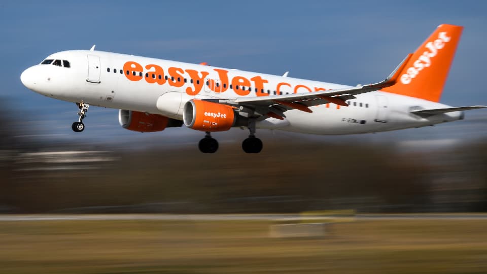 INFO BFM NICE. EASYJET A OBSERVÉ UNE "DISTANCE MARGINALE" ENTRE LES DEUX AVIONS QUI ONT FAILLI ENTRER EN COLLISION