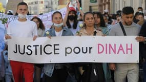 Marche blanche, le 24 octobre 2021 à Mulhouse, à la mémoire de Dinah,  adolescente de 14 ans qui s'est suicidée, victime de harcèlement scolaire selon sa famille