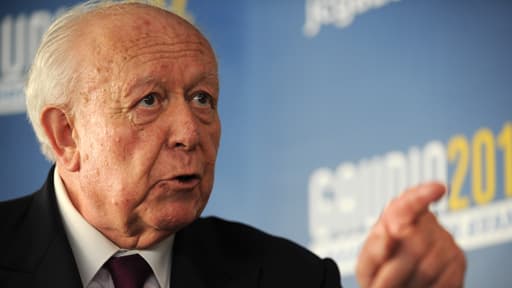 Jean-Claude Gaudin, candidat UMP à Marseille, est largement en tête d'un sondage publié lundi matin.