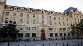 Une attaque au couteau a lieu jeudi 3 octobre au sein de la préfecture de police de Paris.