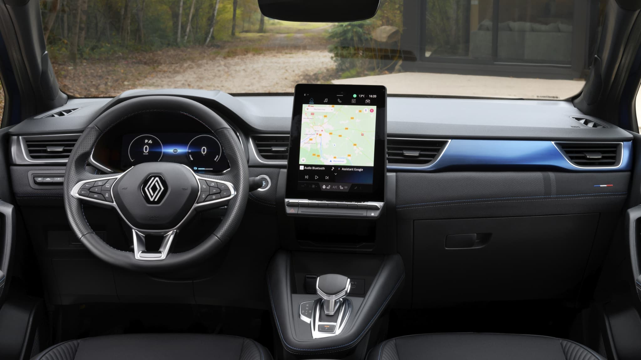 Le Captur embarque le système R-Link de Renault.