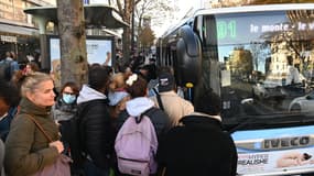 Un bus RATP à Paris en novembre 2022