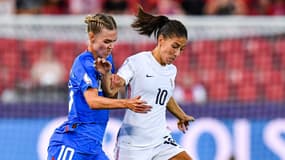 Clara Matéo avec la France contre l'Islande, le 18 juillet 2022