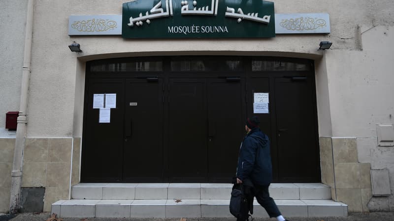 La mosquée fermée à Marseille.