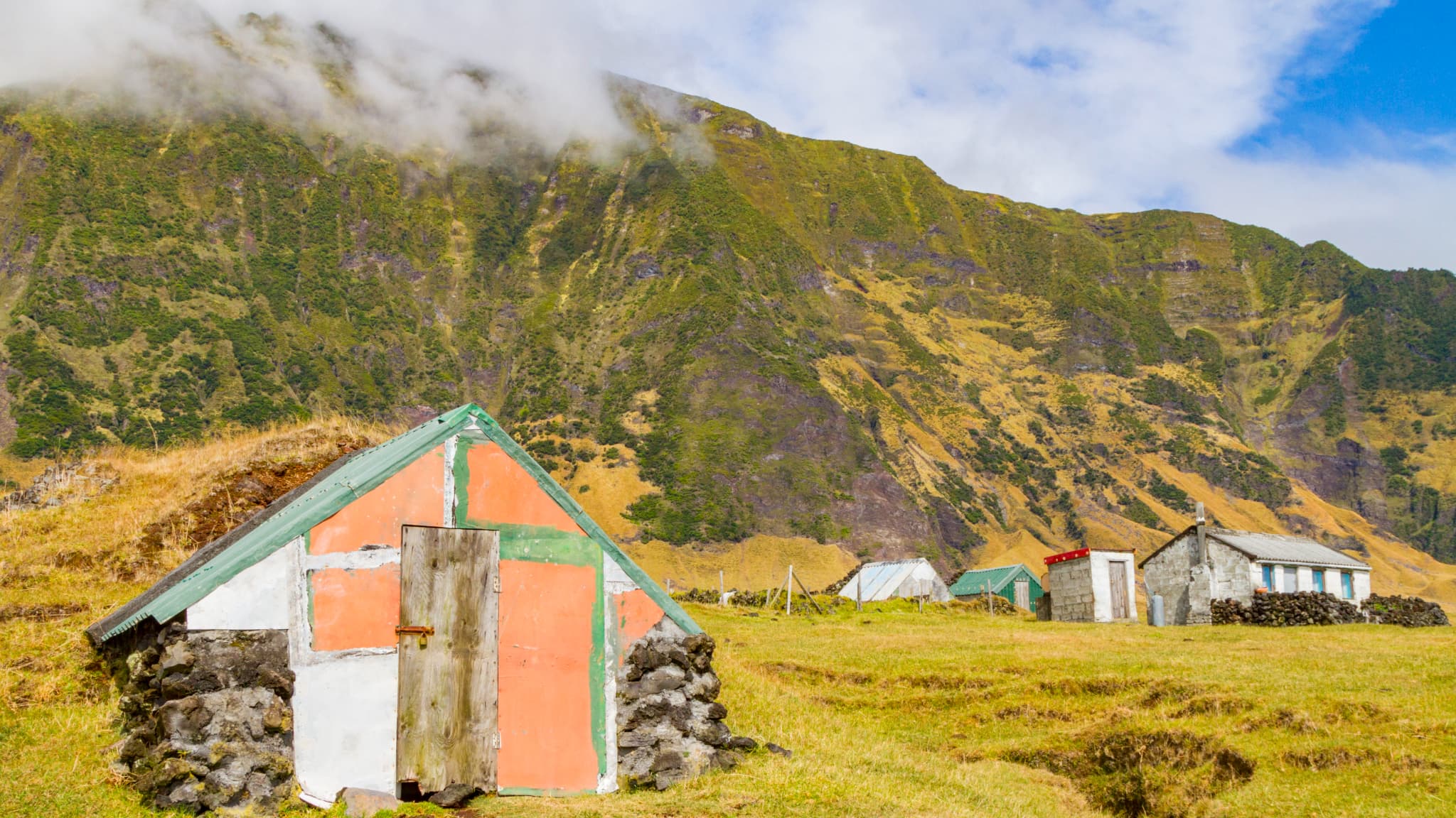 ‘A first for the British Army’: Soldiers and equipment parachuted to remote Atlantic island to help former MV Hondius passenger with hantavirus symptoms