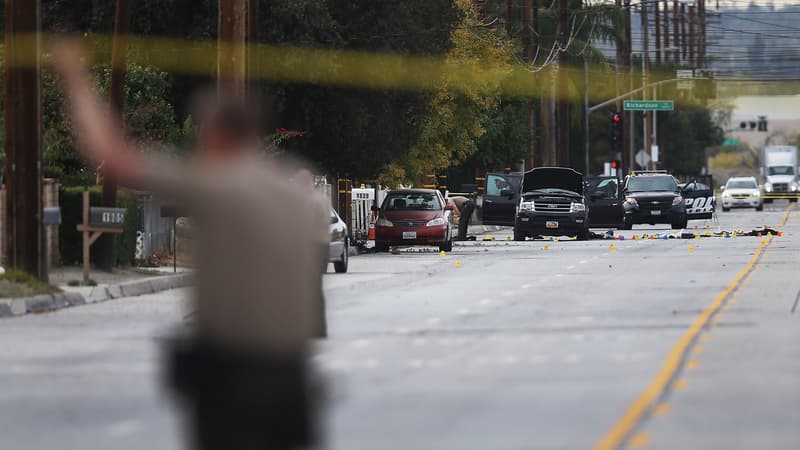 Un périmètre de sécurité autour du véhicule dans lequel les suspects de la fusillade ont été tués par la police, le 3 décembre, à San Bernardino. 