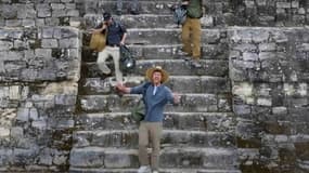 Le youtubeur MrBeast devant un temple maya, au Mexique.