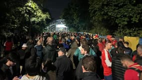 Des milliers de supporteurs bloqués en gare de Gelsenkirchen après Angleterre-Serbie (1-0, Euro), le 16 juin 2024