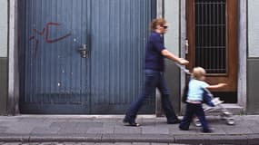 Un sondage montre que les "salariés-parents jugent que leur employeur les aident peu à concilier vies familiale et professionnelle.