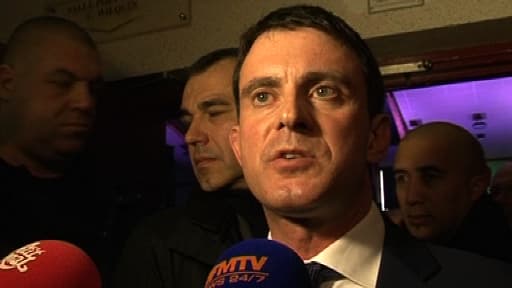 Manuel Valls lors de son déplacement à Hénin-Beaumont.