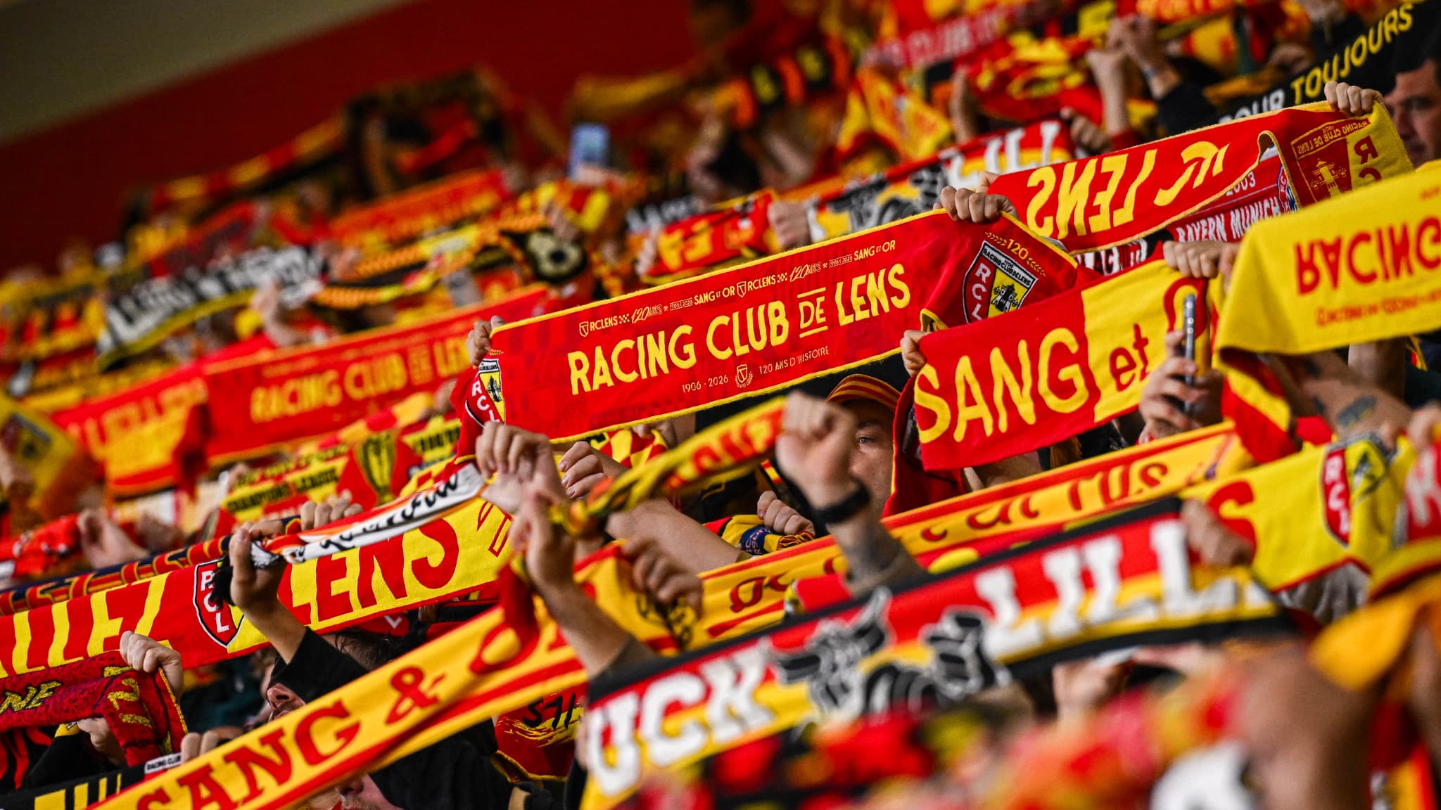 PAS D'ENCOURAGEMENTS PENDANT 15 MINUTES: L'ACTION FORTE DES SUPPORTERS LENSOIS APRÈS LES SANCTIONS DE LA LFP