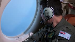 L'armée de l'air australienne survole la zone de recherches dans le sud de l'océan Indien, le 22 mars.