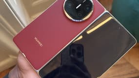 Le Huawei Mate X6 dispose de quatre capteurs photo.