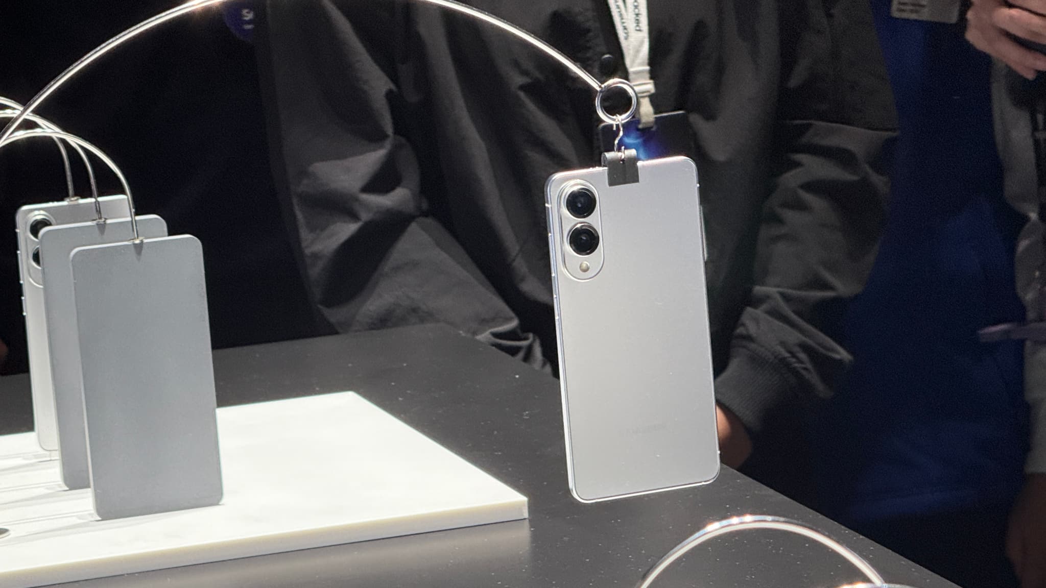 Le Samsung Galaxy S25 Edge lors du Galaxy Unpacked de janvier 2025
