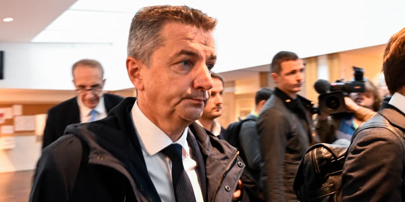 Le maire de Saint-Étienne, Gaël Perdriau, à l'ouverture de son procès pour chantage à la sextape, le 22 septembre 2025. 