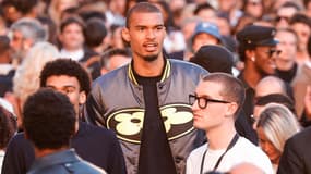 Victor Wembanyama lors du défilé Louis Vuitton à Paris, le 24 juin 2025