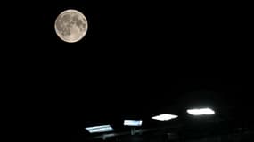 La "Super Lune des Moissons", à Manchester, au nord de l'Angleterre, le mardi 17 septembre 2024