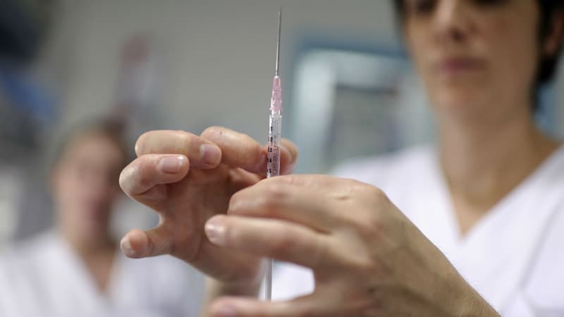 Une infirmière au CHU d'Angers.