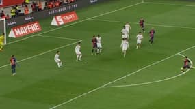 Pedri lors du match Barça-Real en finale de la Coupe du Roi, à Séville le 26 avril 2025