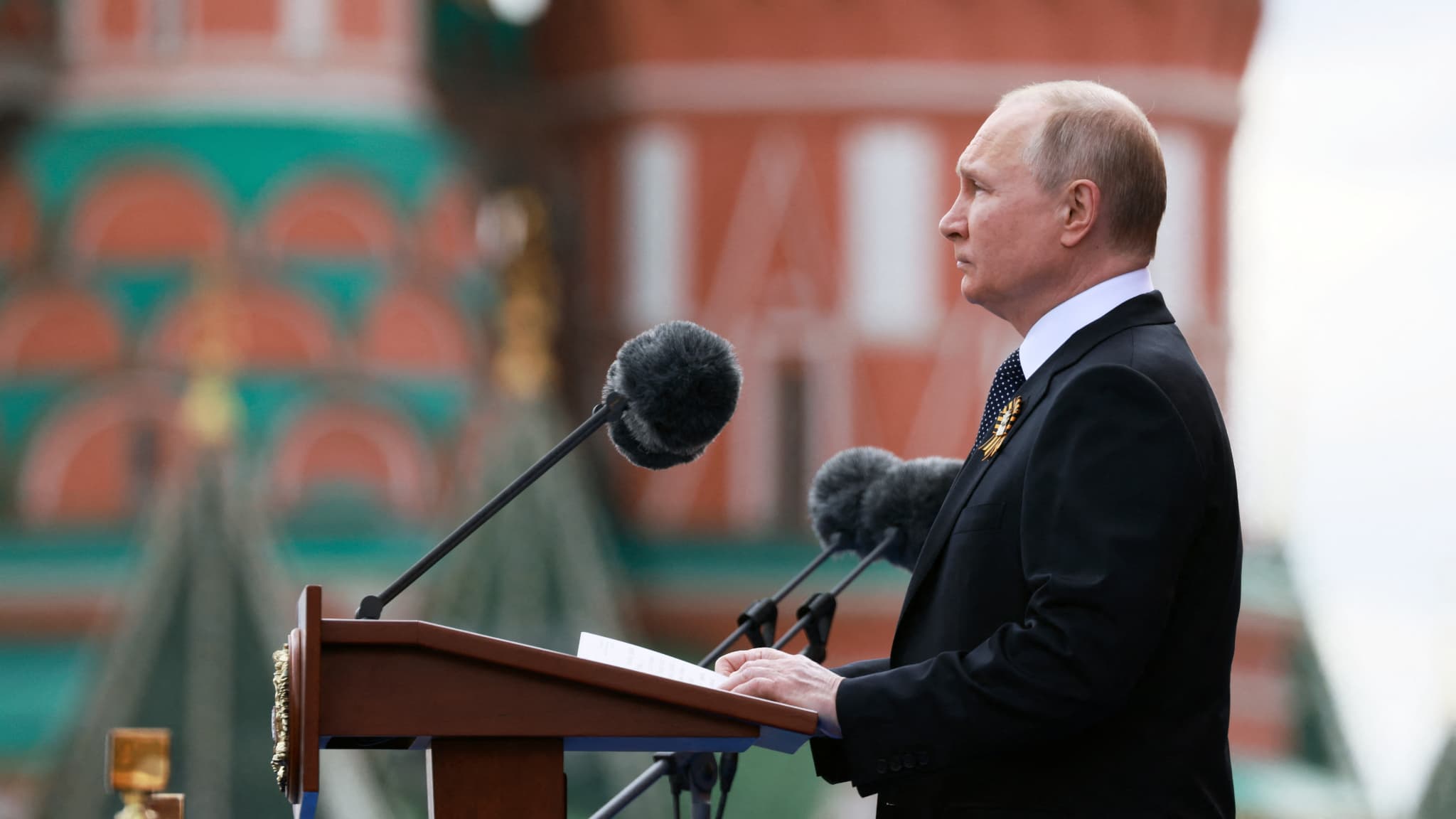 Diputado ruso pide destitución de Putin