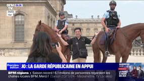 JO 2024: entre photo avec des touristes et indications d'itinéraires, la Garde républicaine en appui dans la capitale 