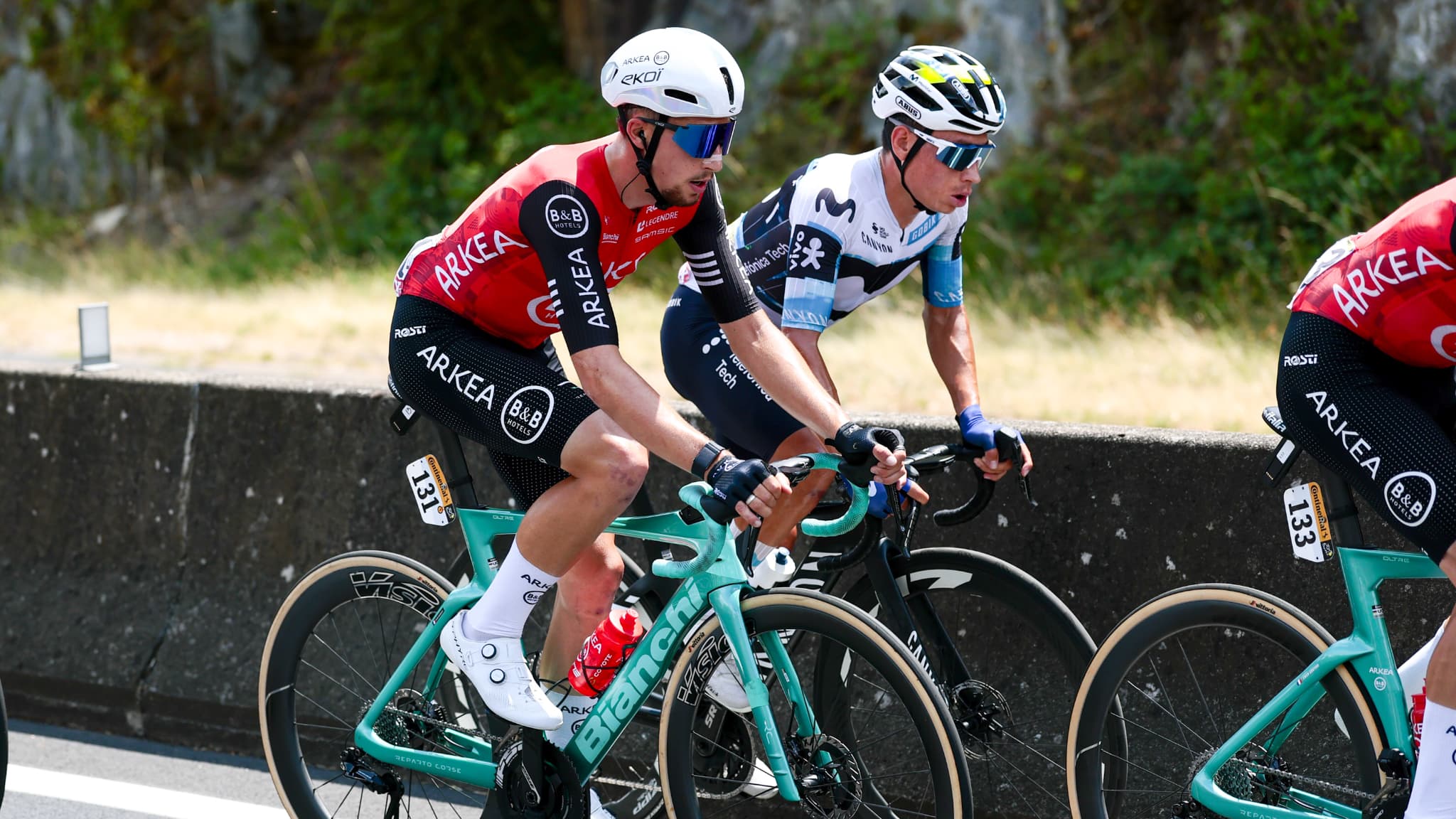 UNE DISPARITION PROBABLE ET D'AUTRES REDOUTÉES: LE CYCLISME FRANÇAIS EN ALERTE POUR SES ÉQUIPES PROFESSIONNELLES