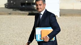 Le ministre de l'Intérieur Gérald Darmanin dans la cour de l'Elysée, le 24 août 2022 à Paris.