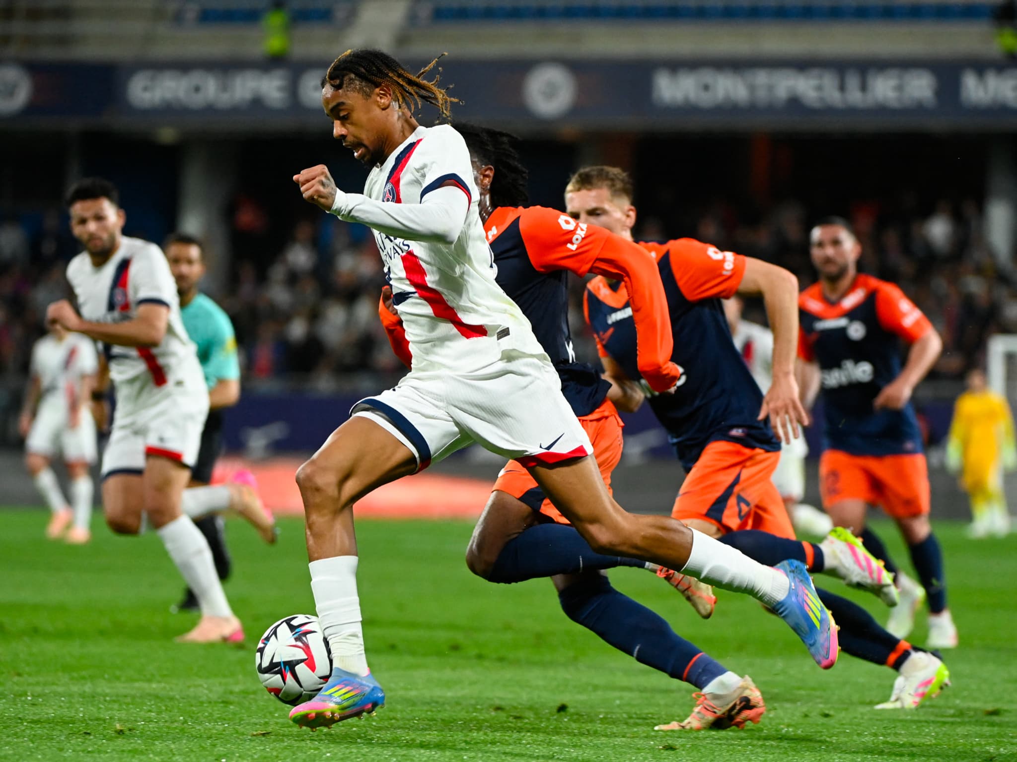 Programme Match PSG / Montpellier – Saison 2011/2012 – N°12 Du 11 Mars 2011