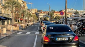 Des chauffeurs VTC organisent une opération escargot ce lundi 15 janvier 2024 à Nice.