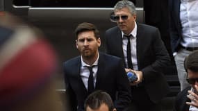 Lionel Messi et son père Jorge, au tribunal de Barcelone le 2 juin 2016