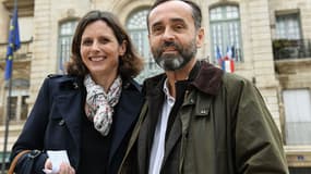 Emmanuelle et Robert Ménard le 9 mars 2018 devant la mairie de Béziers.